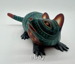 ARMADILLO- One of a kind wood hand-carved ALEBRIJE from Oaxaca, México
