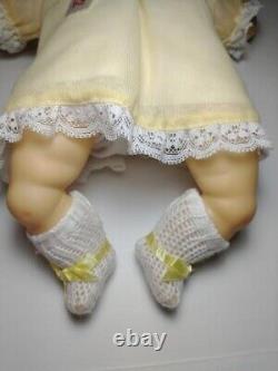 Collectible Tiny Thumbelina & Accessories. Turn Knob Works! Ooak Brown Eyes