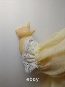 Collectible Tiny Thumbelina & Accessories. Turn Knob Works! Ooak Brown Eyes