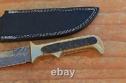 Custom made beautiful damascus collectable hunting knife one of a kind. 9028