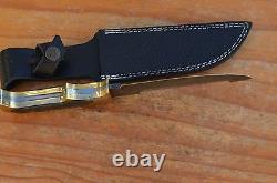 Custom made beautiful damascus collectable hunting knife one of a kind. 9028