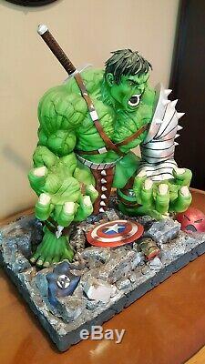 Custom one-of-a-kind World War Hulk statue like Sideshow & Bowen Avengers Marvel