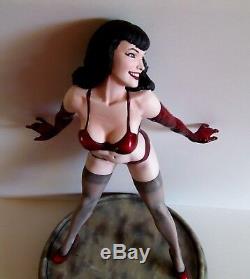 L@@K Repainted by Artist One-Of-A-Kind LARGE Bettie Page Statue (Dark Horse)