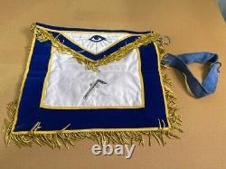 Masonic apron. This is beautiful and unique. One of a kind tresure