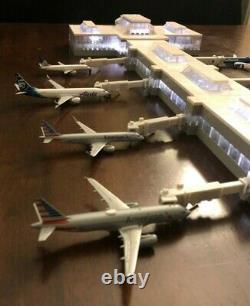 Model Airport Terminal 1400 Scale Includes Lights & Jetways one of a kind