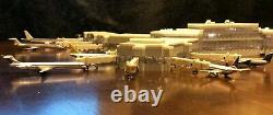 Model Airport Terminal 1400 Scale Includes Lights & Jetways one of a kind