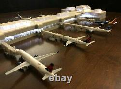 Model Airport Terminal 1400 Scale Includes Lights & Jetways one of a kind