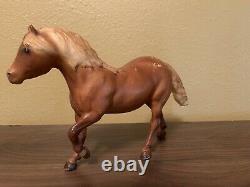 ONE OF A KIND Bloaty Breyer