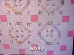 ONE OF A KIND PATTERN EMBROIDERED AND PIECED / APPLIQUE ANTIQUE QUILT 30s/40s