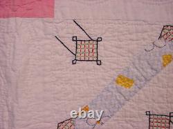 ONE OF A KIND PATTERN EMBROIDERED AND PIECED / APPLIQUE ANTIQUE QUILT 30s/40s