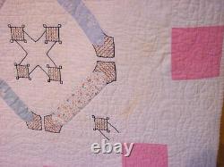 ONE OF A KIND PATTERN EMBROIDERED AND PIECED / APPLIQUE ANTIQUE QUILT 30s/40s