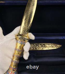 One Of A Kind King Tutankhamun's meteoric dagger