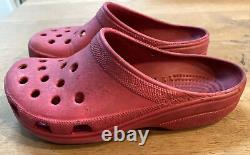 One of a kind Crocs collectible Raspberry color with no strap M5/W7 used