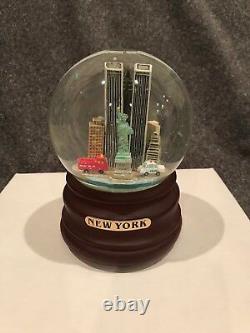 One of a kind Snow Globe & Music box (Twin Towers & Statue of Liberty)