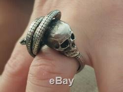 RARE ONE OF A KIND AMAZING VINTAGE ANTIQUE snak MEMENTO MORI skull SILVER RING