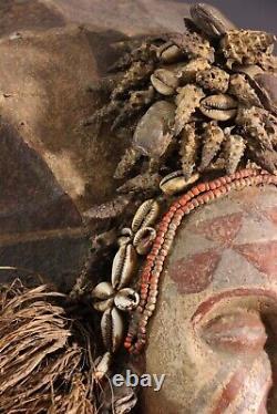 Stunning one-of-a-kind African Kuba Bushoong wood mask, 40 x 38 cm, good cond