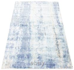 Traditional Hand loomed Carpet 5'3 x 7'7 Viscose Area Rug
