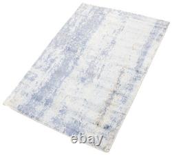 Traditional Hand loomed Carpet 5'3 x 7'7 Viscose Area Rug