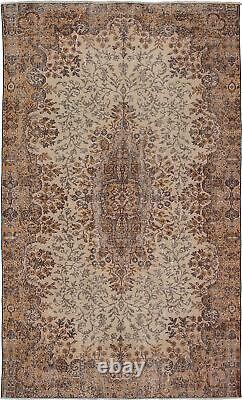Traditional Vintage Hand-Knotted Carpet 5'7 x 9'6 Wool Area Rug