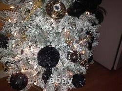 Truly A One Of A Kind Christmas Tree. Christmas Dress Theme. Custom Design