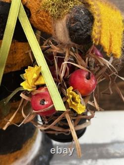 VTG Krisnick by Tom Panetta Handcrafted Primitive Standing Bumblebee 15 USA