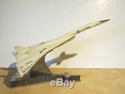 Vintage One-of-a-Kind 1969 XB-70 Valkyrie Pilot & Crew Signed Presentation Model