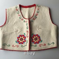 Vtg Hungarian Folk Vest Woman's Hand Made Embroidery Felt Vesr One of a Kind S