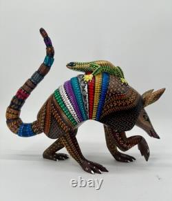 ARMADILLO ET LÉZARD- Belle pièce unique en bois sculptée à la main ALEBRIJE