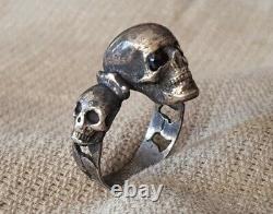 Anticique Allemand Ww1 L'un Des Kind Memento Mori Skulls Silver Grenats Ring Rare