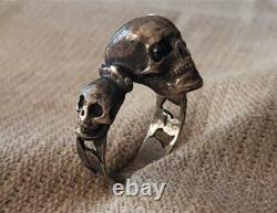 Anticique Allemand Ww1 L'un Des Kind Memento Mori Skulls Silver Grenats Ring Rare