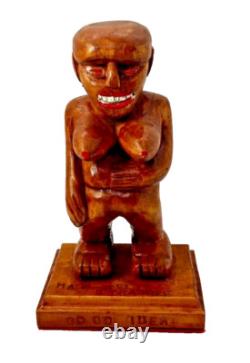 Art populaire outsider sculpture sur bois May Belle Strange Bonne idée Wm Kerr Figure féminine