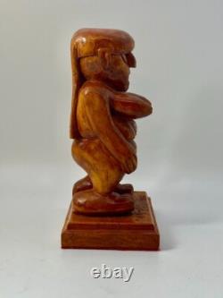 Art populaire outsider sculpture sur bois May Belle Strange Bonne idée Wm Kerr Figure féminine