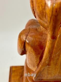 Art populaire outsider sculpture sur bois May Belle Strange Bonne idée Wm Kerr Figure féminine