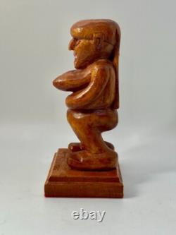Art populaire outsider sculpture sur bois May Belle Strange Bonne idée Wm Kerr Figure féminine