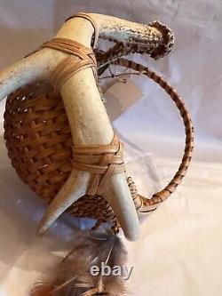 Art rare: Un panier en bois de cerf tissé à la main unique des Amérindiens Navajo