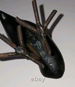 Art vintage BENARD NKANJO Famille d’oiseaux en serpentine et fer Sculptures signées
