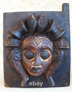 Authentique, unique, masque africain en bois sculpté à la main, de style vintage
