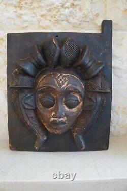 Authentique, unique, masque africain en bois sculpté à la main, de style vintage