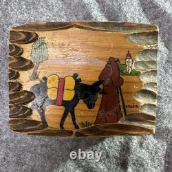 Boîte en bois mexicaine vintage Chico par Pintado A Mano, sculpture d'art populaire, pièce unique
