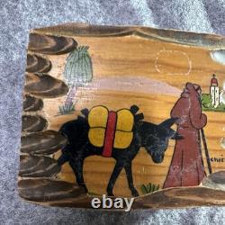 Boîte en bois mexicaine vintage Chico par Pintado A Mano, sculpture d'art populaire, pièce unique