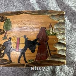Boîte en bois mexicaine vintage Chico par Pintado A Mano, sculpture d'art populaire, pièce unique