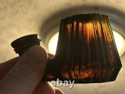 Bouilloire à thé unique en son genre en encre de cobalt/ambrée avec beaucoup de tourbillons à voir absolument.