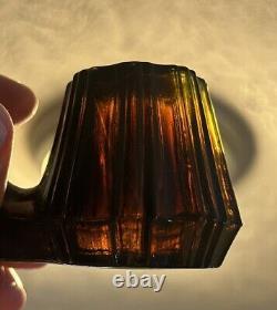 Bouilloire à thé unique en son genre en encre de cobalt/ambrée avec beaucoup de tourbillons à voir absolument.