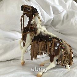 Breyer Traditional Gawani Pony Boys Kola Blanc Et Unique En Son Genre Native Tack