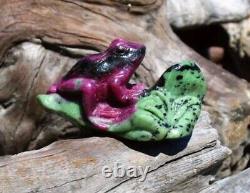 C'est Quoi, Ça? Exquis, Sculpté À La Main, Un D'un Genre, Ruby En Zoisite Frog Sur Lily Pad