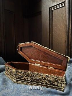 Cercueil/Boîte vintage fait main, unique en son genre, avec un montage élaboré