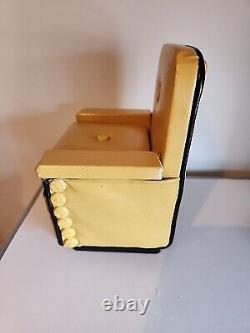 Chaise de cigarette en vinyle noir et jaune unique des années 1950 de style vintage