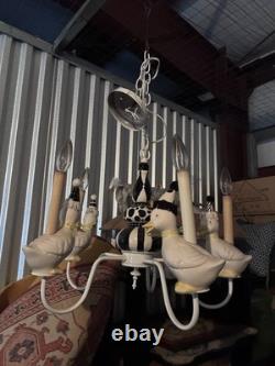Chandelier en forme d'oie fantaisiste pour la chambre d'enfant, la salle de jeux, sur mesure et unique en son genre