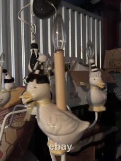 Chandelier en forme d'oie fantaisiste pour la chambre d'enfant, la salle de jeux, sur mesure et unique en son genre