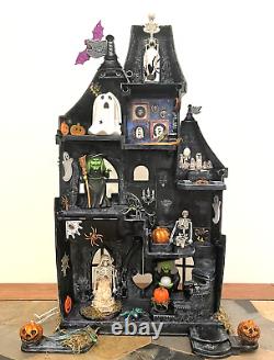 Château hanté d'Halloween Maison de poupée unique peinte à la main Décoration effrayante